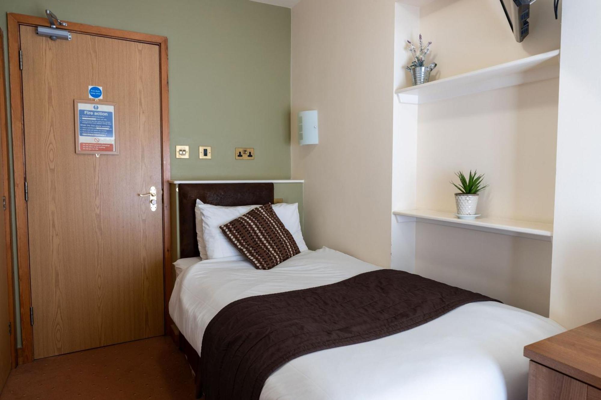 The Warehouse Hotel Yeovil Room photo
