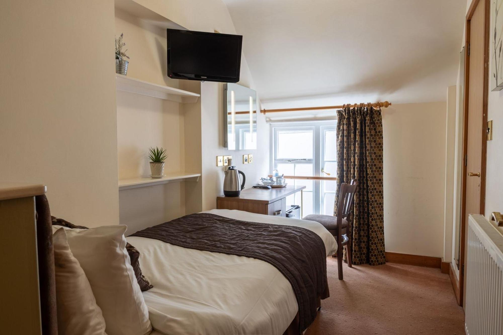 The Warehouse Hotel Yeovil Room photo