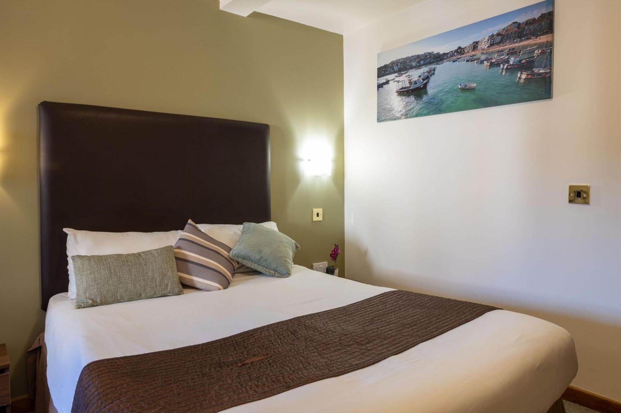The Warehouse Hotel Yeovil Room photo