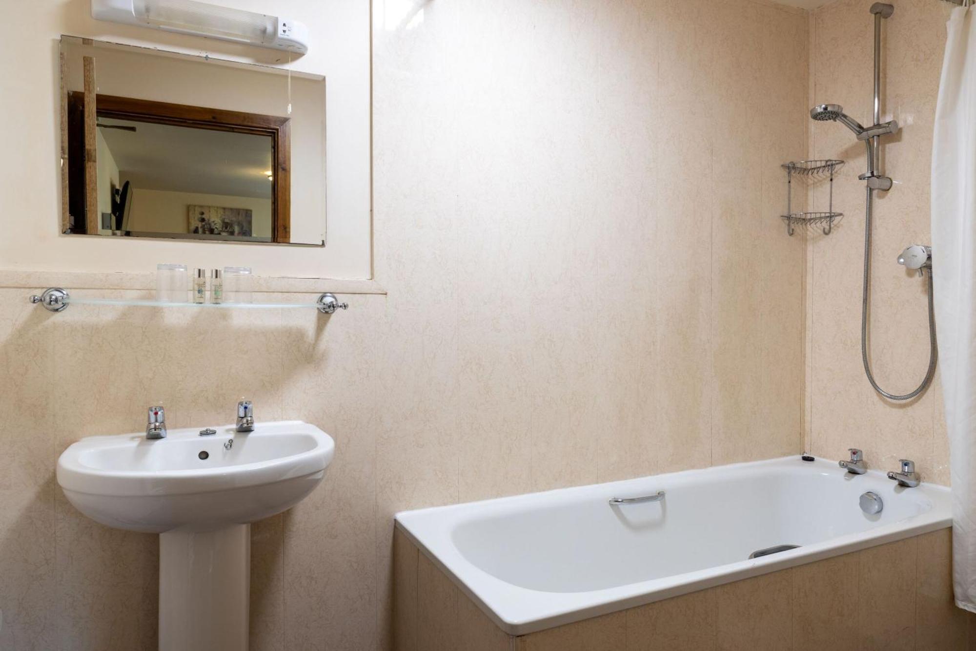 The Warehouse Hotel Yeovil Room photo